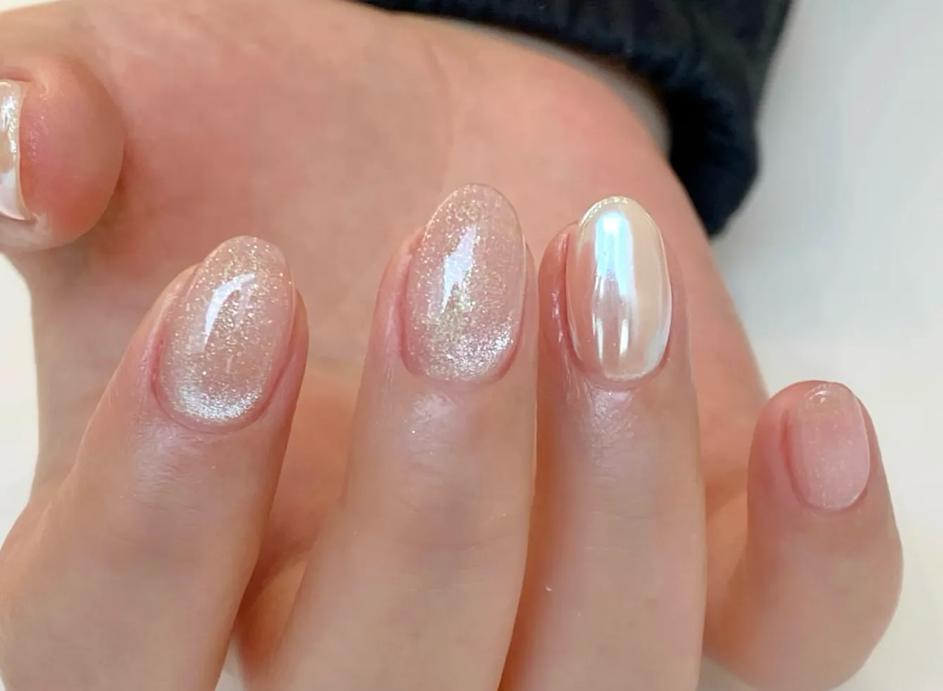 Nail màu đơn giản nhưng đầy sang trọng, tinh tế