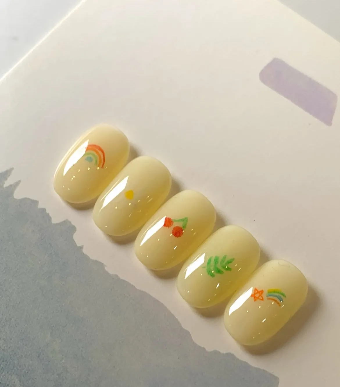 Nail neon mùa hè mang đến sự năng động, trẻ trung