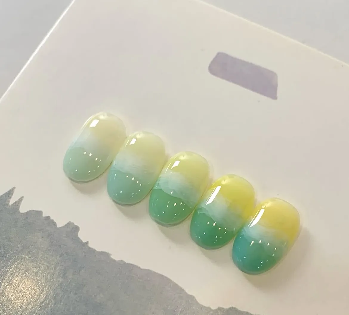 Nail ombre mùa hè đầy sắc màu tươi sáng