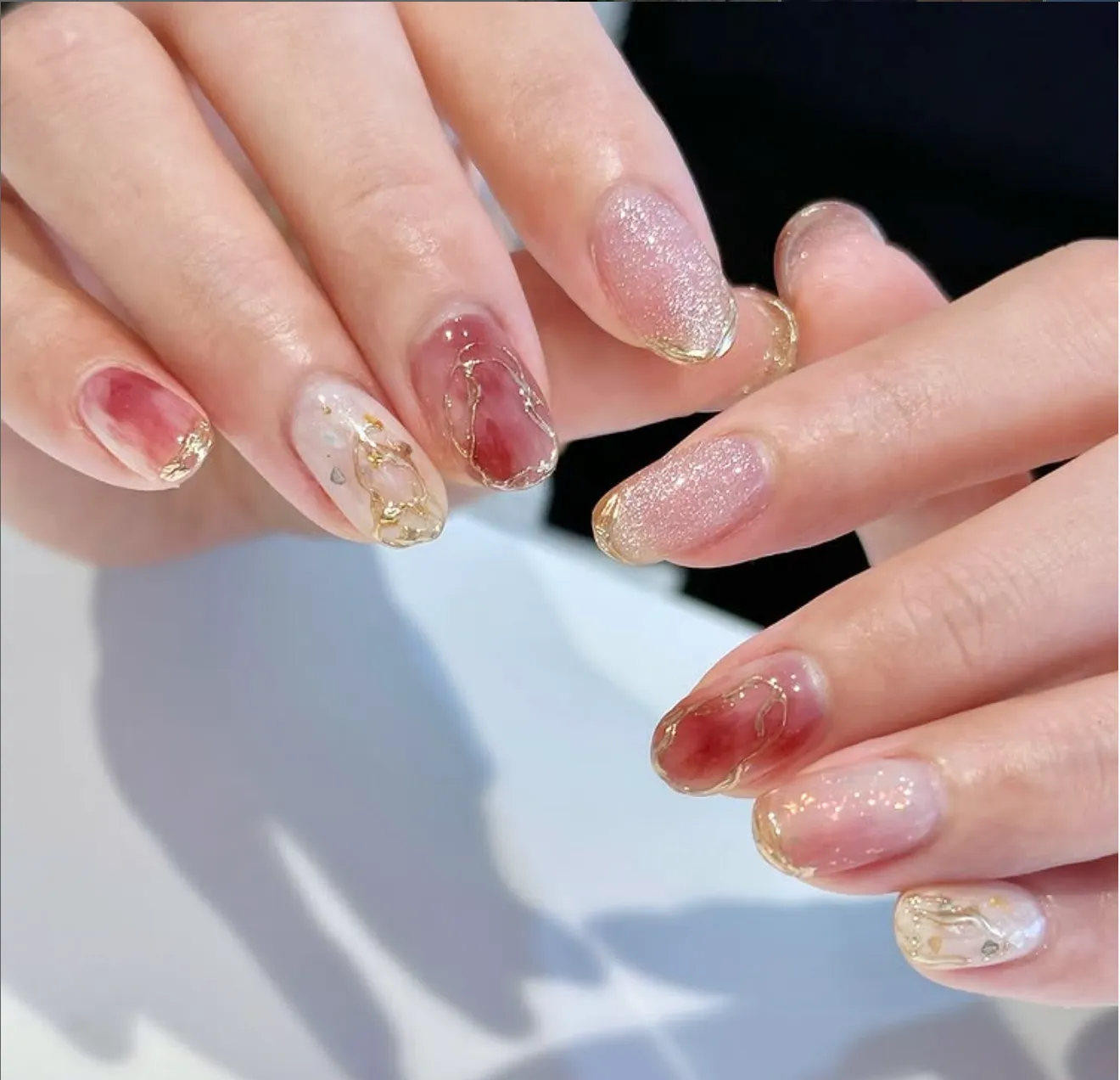 Nail hè metallic lấp lành đầy sang trạng, quyên rũ