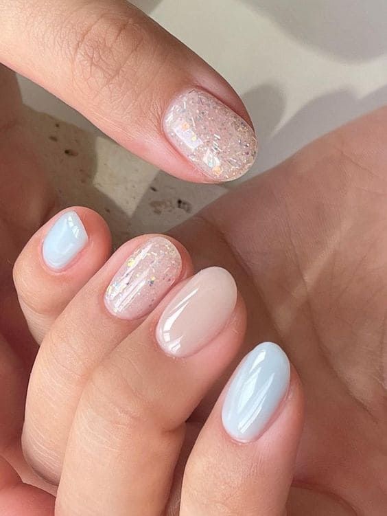 Mẫu nail tay đơn giản phù hợp giúp bạn tự tin thể hiện cá tính và phong cách riêng