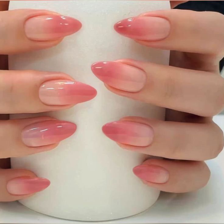 Nail ombre đơn giản, ẩn tượng