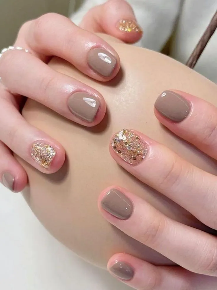 Mẫu nail đơn giản cho móng ngắn dễ thực hiện tại nhà