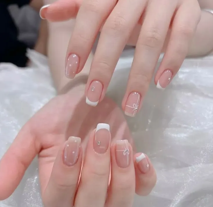 Mẫu nail Pháp cổ điển, thanh lịch và trang nhã tại NguyenBeauty