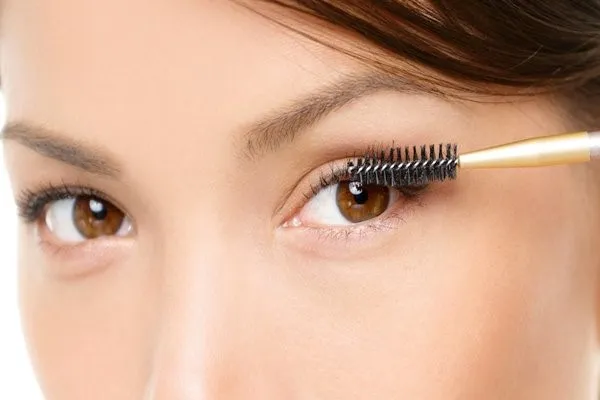Serum dưỡng mi giúp mi nối bền và khỏe